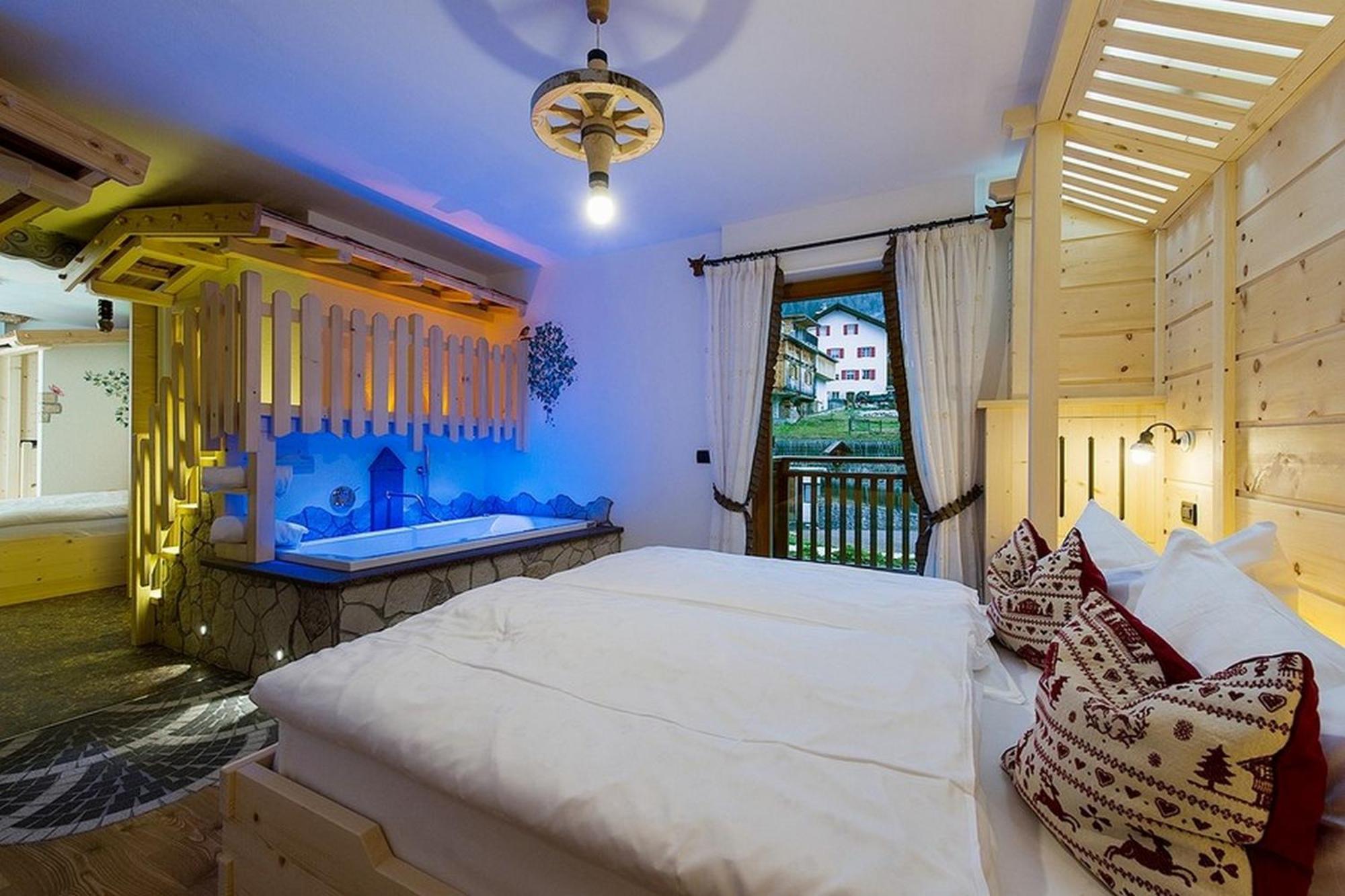 Mytime Hotels La Grotta Виго-ди-Фасса Номер фото